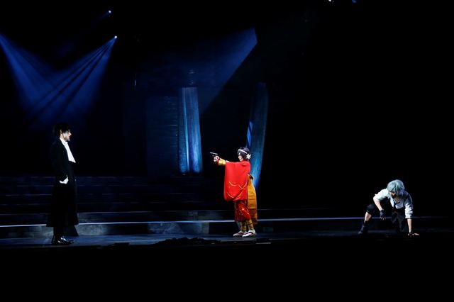 舞台「文豪ストレイドッグス DEAD APPLE」 ©「文豪ストレイドッグス DEAD APPLE」製作委員会