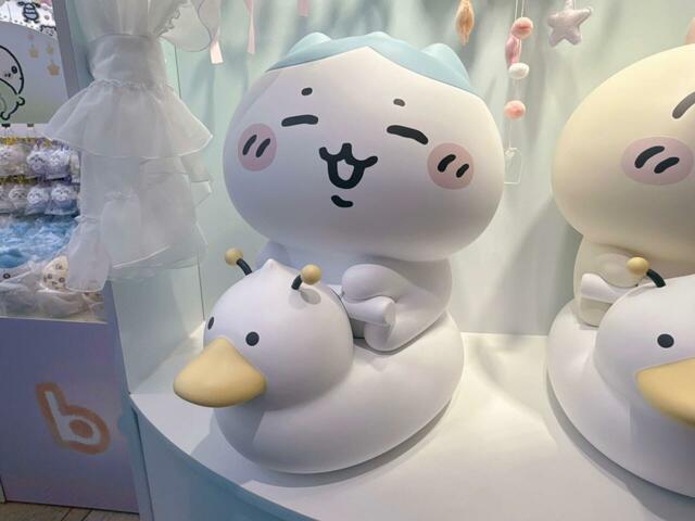 いつも以上にバブく、ほんわかしているハチワレ。母性を刺激するかわいさです…！