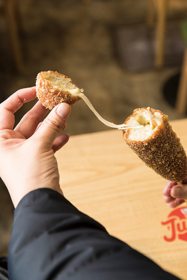 モッツァドッグ  430円｜88ホットドッグ