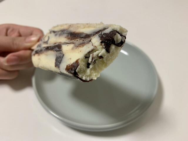 【シャトレーゼ チョコバッキー バニラ】一口一口の食感が楽しい！