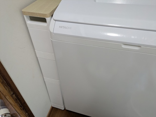 【ニトリ　軽くて組立簡単 スリムラック ウッド 4段（マルチ分割）】幅12cmで、わずかな隙間にもしっかりフィットします！