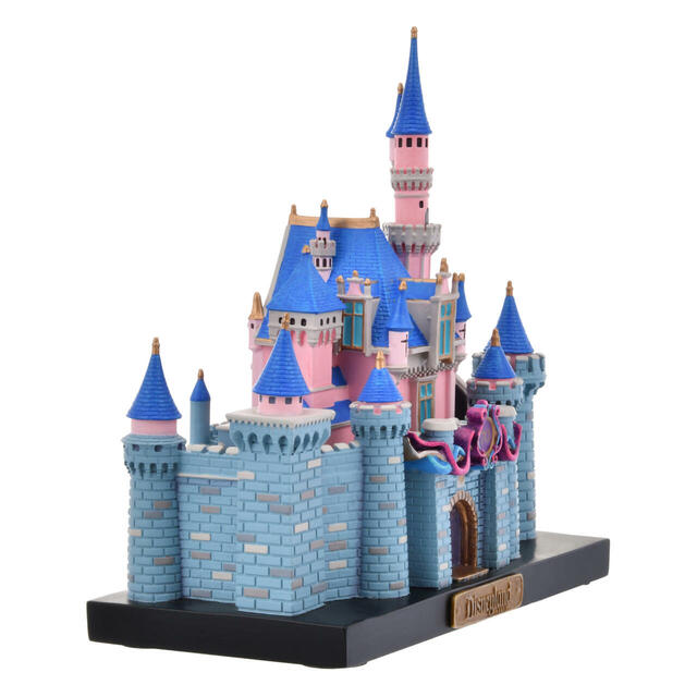 フィギュア 城 Sleeping Beauty Castle DISNEYLAND RESORT 70TH CELEBRATION 18,000円