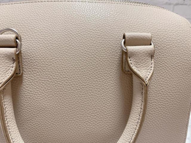 【UNIQLO（ユニクロ）レザータッチ 2WAY ボストンバッグ】エンボス加工が高見えポイント！