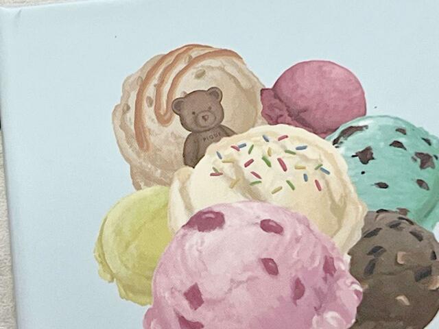 ノートにもクマちゃんクッキーが！お顔もしっかり見えます♪【sweet 2023年10月号付録】「gelato pique（ジェラートピケ）特製　上質サテンポーチ＆ハードカバーメモノート」