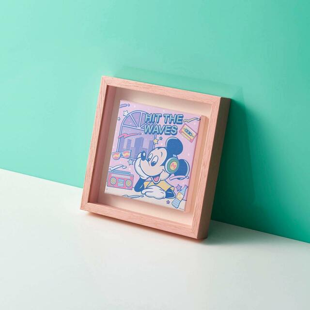 額縁に入ったアートボード 4,990円｜ディズニーファンタジーショップ「ミッキーマウス タイムスリップ」シリーズ