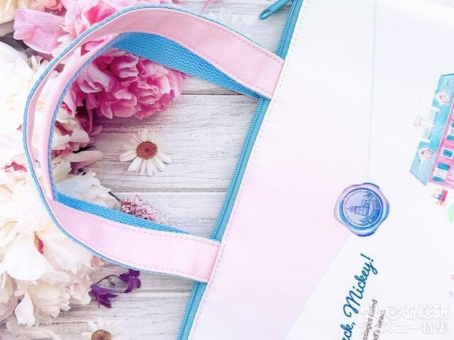 持ち手はピンクとブルー