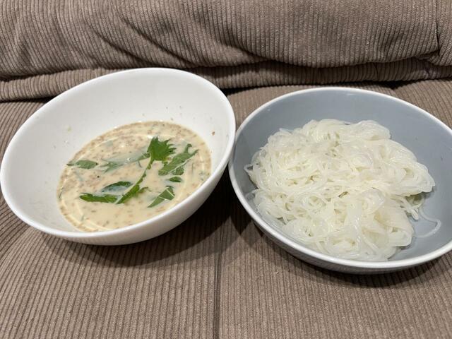 【こんにゃく素麺×ピリ辛豆乳】コクがありながらさっぱりと食べられます！