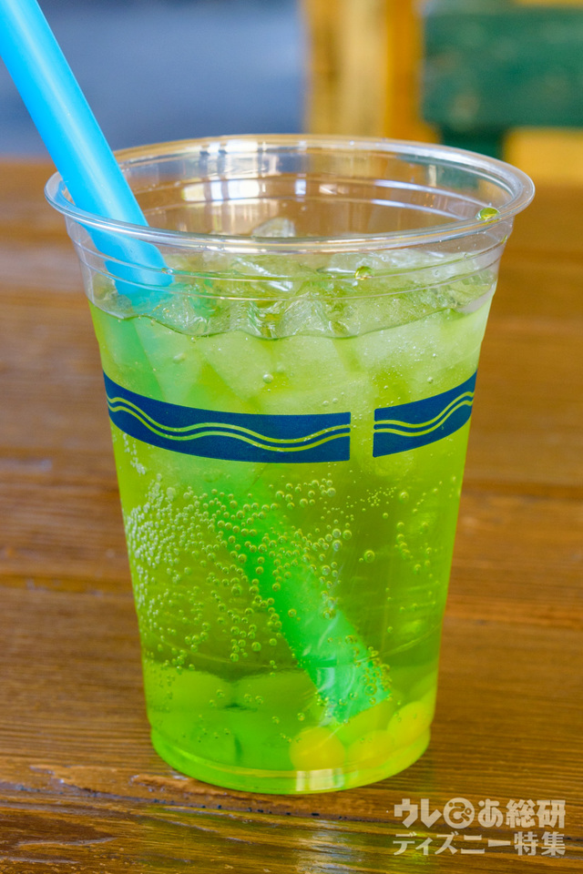 スパークリングカクテル（メロンリキュール）｜東京ディズニーシー「ユカタン・ベースキャンプ・グリル」