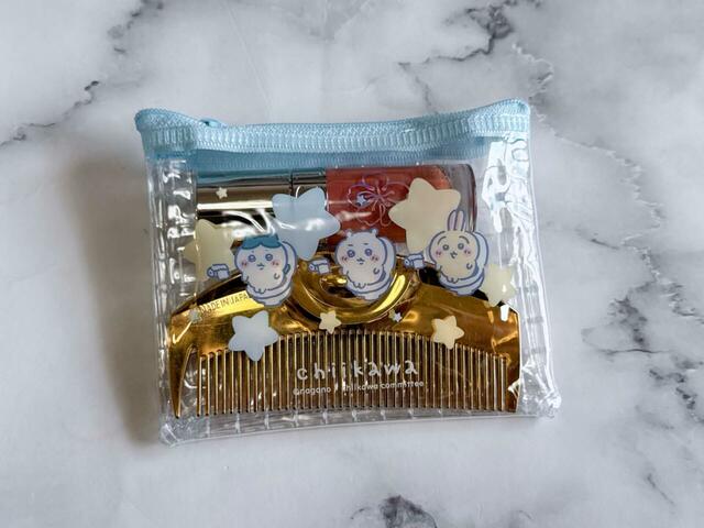 コームと口紅が入るサイズ感