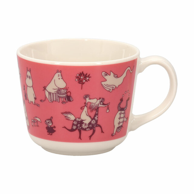 【ムーミンマーケット2025】キャラクター大集合のマグ「ピンク」もあります（税込1650円）