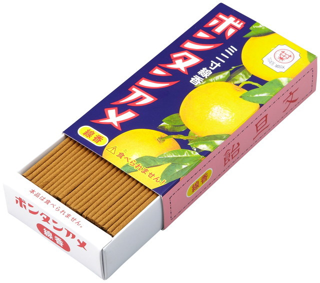 ボンタンアメミニ寸線香　©セイカ食品　（画像協力：カメヤマ株式会社）