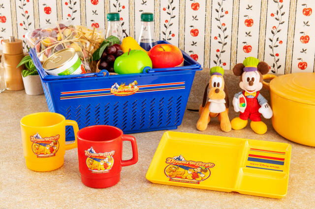 ディズニーキャラクターがいっぱいのグロサリーストアをモチーフにしたグッズ｜販売店舗：東京ディズニーランド「ホームストア」、東京ディズニーシー「ヴィラ・ドナルド・ホームショップ」｜発売日：2024年10月10日（木）