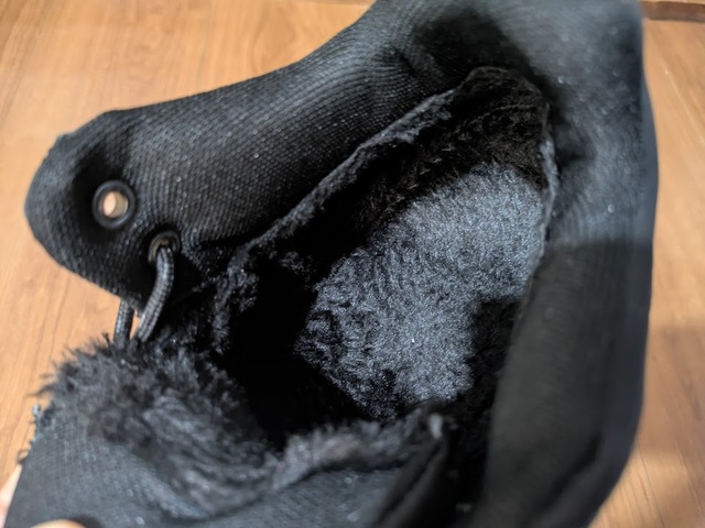 【ワークマン　ガレラス防寒ミッドカット】内側がボア仕様になっているのが大きな特徴！