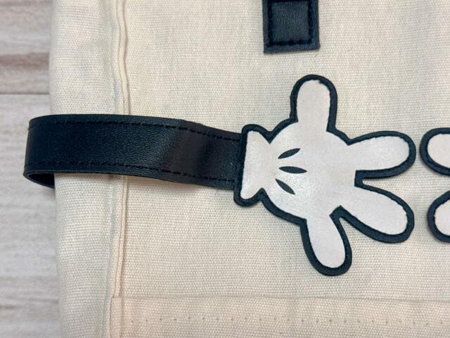 おててもレザー調のリッチな生地です