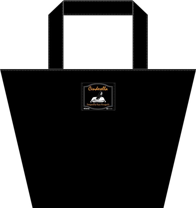 落ち着いた色で合わせやすいトート。