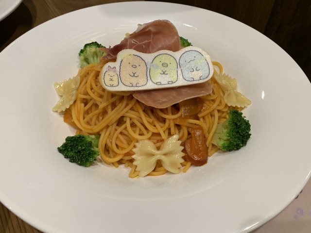 すみっコたちの仲良しリボンパスタ（1,700円）