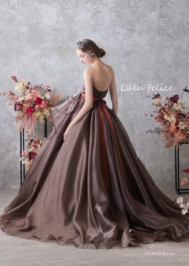 【クラウディア】「Lulu felice（ルル・フェリーチェ）」新作ウェディングドレス｜LU-0180_Brown