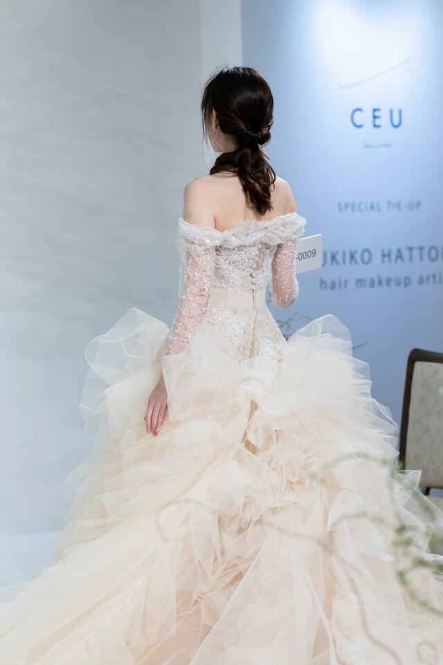 「ST」新作ウェディングドレス