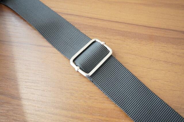 長さを調節できるショルダーストラップ