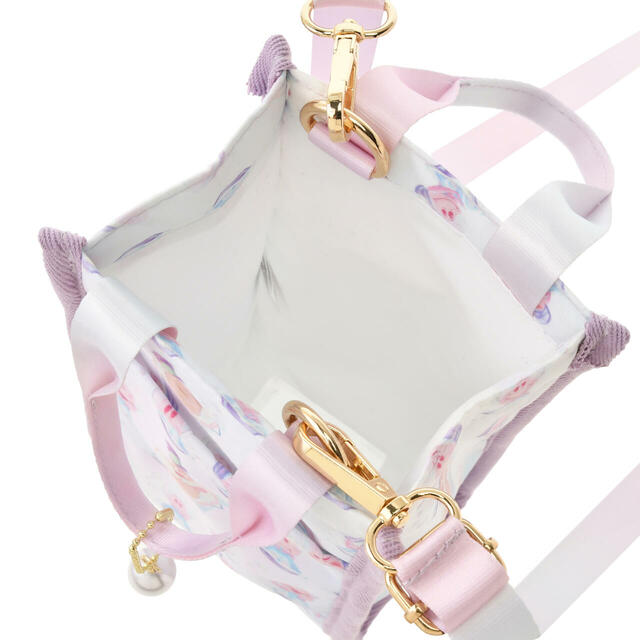 ヤングオイスター&セイウチ ペットボトルカバー ストラップ・チャーム付き ヤングオイスター 2,800円