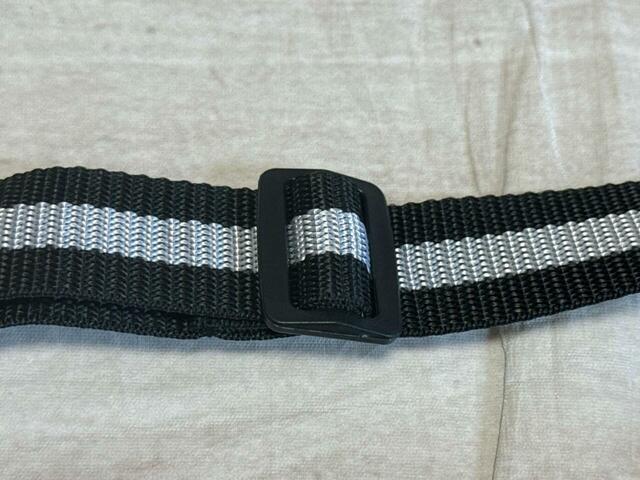 ショルダーストラップはもちろん長さ調整が可能！おしゃれなストライプなのもGood