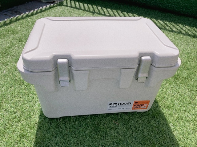【アイリスオーヤマ HUGEL 真空断熱クーラーボックス】まるで持ち運べる冷蔵庫