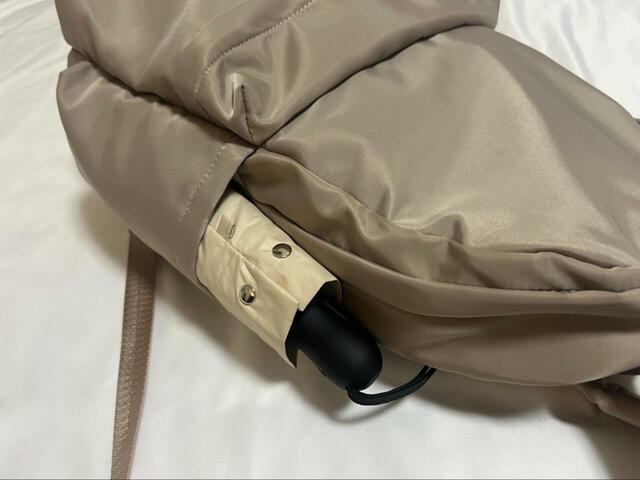 【ROPE’ PICNIC リサイクルポリエステルツイルリュック】日傘やペットボトルを入れられるサイドポケットが2つついています