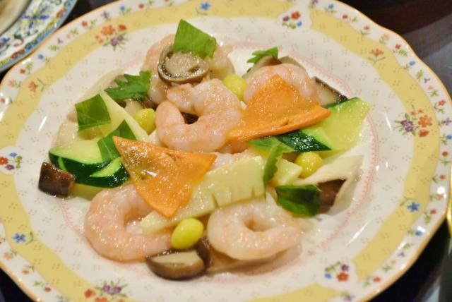 「海老と季節野菜の大葉炒め」