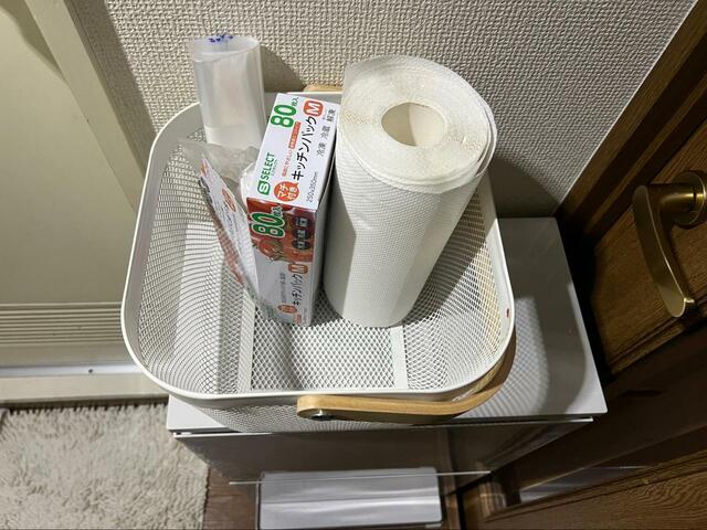 【ニトリ　薄型ワイドペダルペール】本体の上にも物を置けます