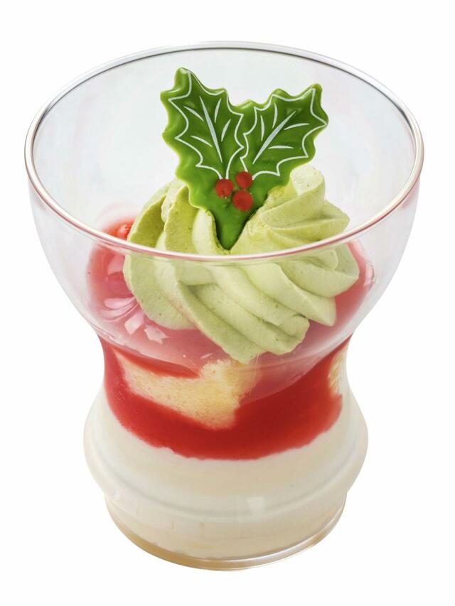 ストロベリーケーキカップ、スーベニアカップ付き 1,450円｜東京ディズニーリゾート「ディズニー・クリスマス」フードスーベニア