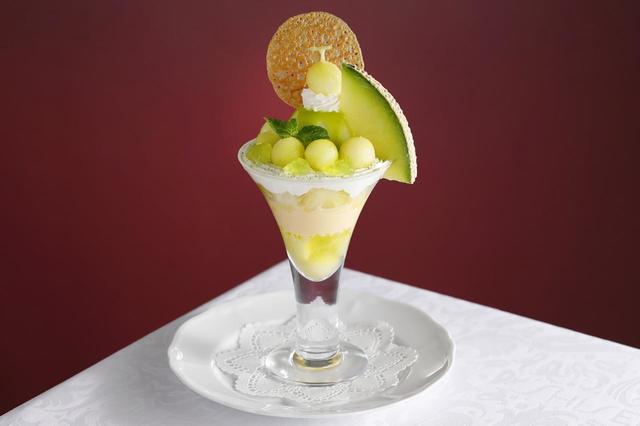 静岡県 袋井地区産“クラウンメロン”のパフェ