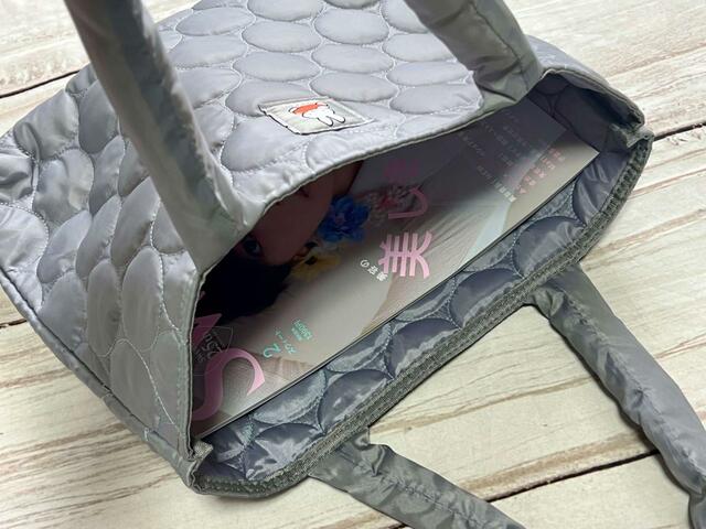 雑誌がすっぽり入るサイズ感です！