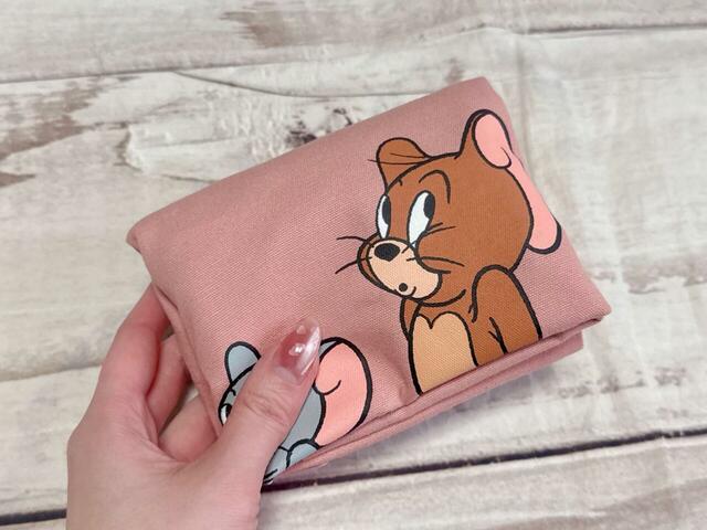 生地がやわらかいので、折りたたんで持ち歩き可能