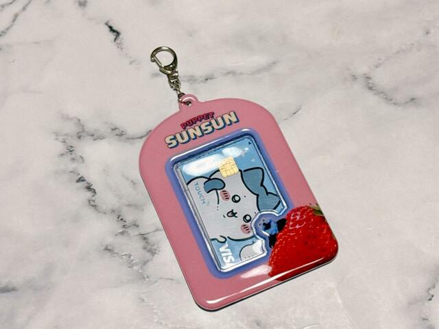 【パペットスンスン×サンキューマート／カードホルダー】クレジットカードを入れてみました。交通系ICカードはもちろん、推しのチェキやトレカを入れるのもおすすめ！