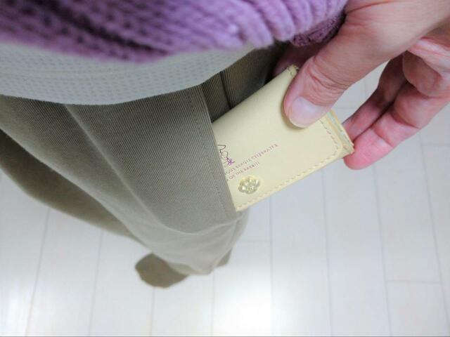 【SNOOPY（スヌーピー）極小財布 YEAR OF RABBIT 2023】パンツのポケットにも余裕