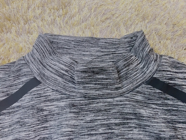 【ワークマン MOVE FLASH ブロックフリースハイネック】ハイネックで首まで暖かい