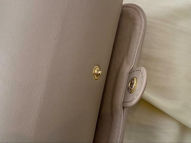 【ニトリ】デコホーム商品「筒形ジュエリーケース」モカ×ゴールドでデコホームらしい抜かりない上品なカラーリング