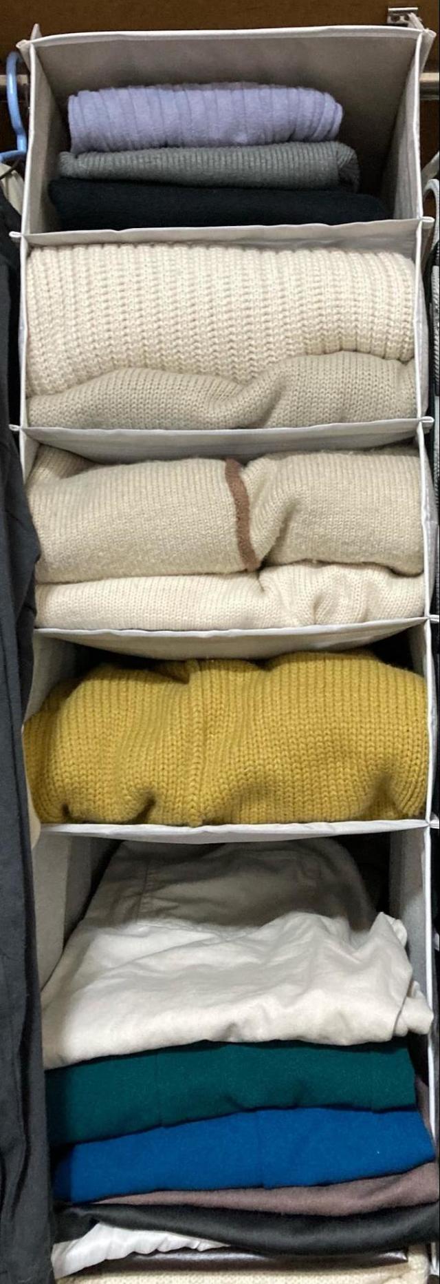 【ニトリ「吊り収納 プレッソ（5段）」】見た目よりも広めの収納スペース