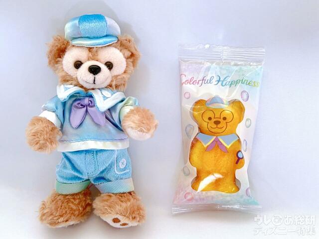 「ダッフィー&フレンズ20周年:カラフルハピネス」アソ―テッド・スウィーツとぬいぐるみバッジ