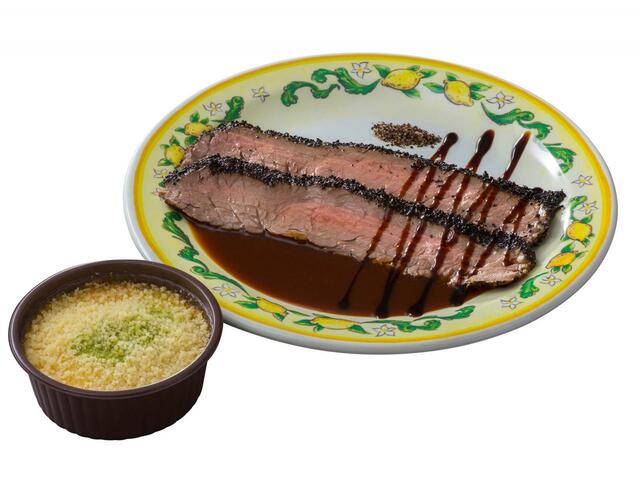 スペシャルセット 3,300円｜「ディズニー・クリスマス」スペシャルメニュー｜東京ディズニーリゾート40周年“ドリームゴーラウンド”｜販売店舗：東京ディズニーシー「カフェ・ポルトフィーノ」｜販売期間：2023年11月1日（水）〜12月25日（月）