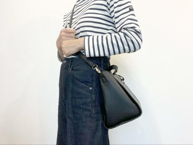 【GLOBAL WORK スペ軽変形5WAYBAG】ボーダーT×デニムのカジュアルコーデにはショルダーバッグがぴったり!