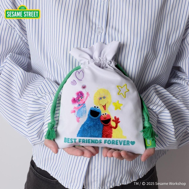 【セサミストリート新商品】「巾着」1,760円／コスメやガジェットなど使いやすい大きさ