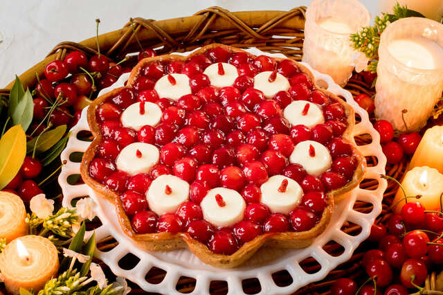 【キル フェ ボン】「佐藤錦のキャンドルナイトケーキ」Whole（25cm）12,420円