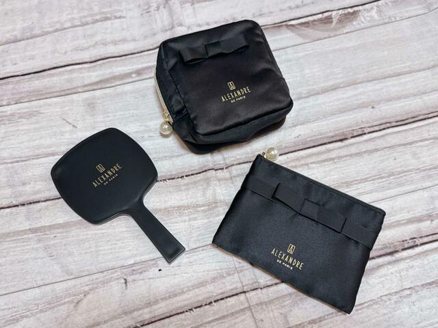 スクエアポーチ、ティッシュポーチ、柄つきハンドミラーの3点セット！