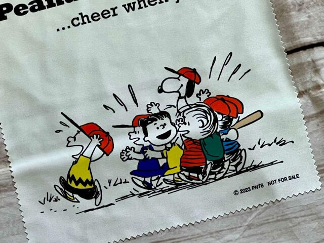 イラストはPEANUTSの原作のコミック調。ポップな雰囲気がかわいい♪