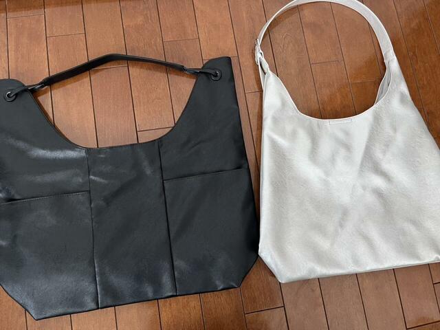 【LOWRYS FARM ヤワラカルイ５ポケトートBAG】同シリーズのショルダーバッグ（右）と比較！トートのほうが荷物の出し入れがスムーズです♪