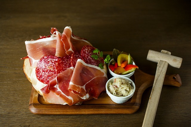 ドイツめしスタイルシャルキュトリボード1.580円＠SCHMATZ BEER DINING神田