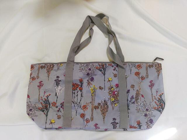 裏面も、同じデザイン