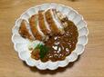 【サミット スパイスをやさしく効かせたロースかつカレー】マイルドな辛さで食べやすい!専門店のような奥深いスパイス感にハマります