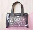 「トムとジェリー シースルーマルチバッグ」＜価格：2,580円（税込）＞【タリーズコーヒーと「トムとジェリー」の2025年コラボ♪「桜舞う ハニークリームラテ」や限定フード＆グッズ販売！】